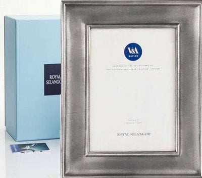 Royal Selangor V&A English Photo frame 7" x 5" 3052A Portrait - Engraveitnow Ltd
